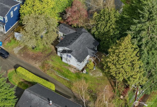 9617 15th Avenue NE, Seattle, WA 98115
