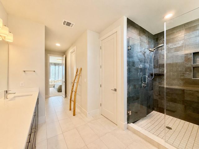7915 Floracita LN, Austin, TX 78735