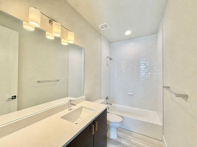 7915 Floracita LN, Austin, TX 78735