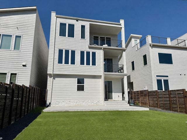 7915 Floracita LN, Austin, TX 78735