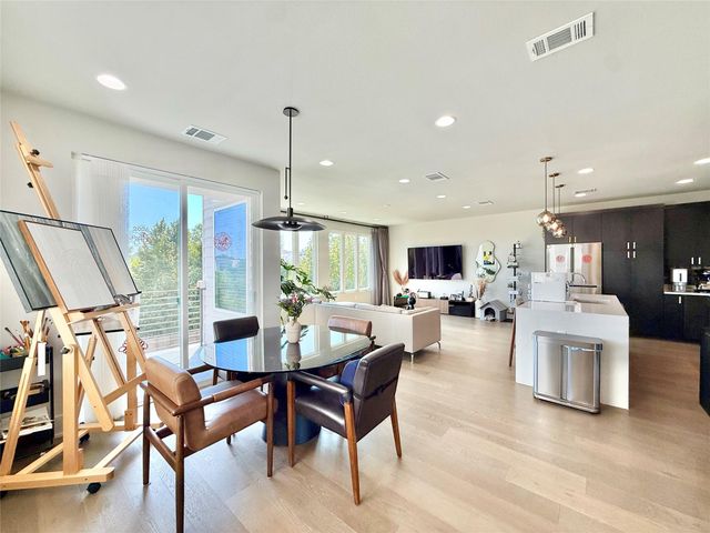 7915 Floracita LN, Austin, TX 78735