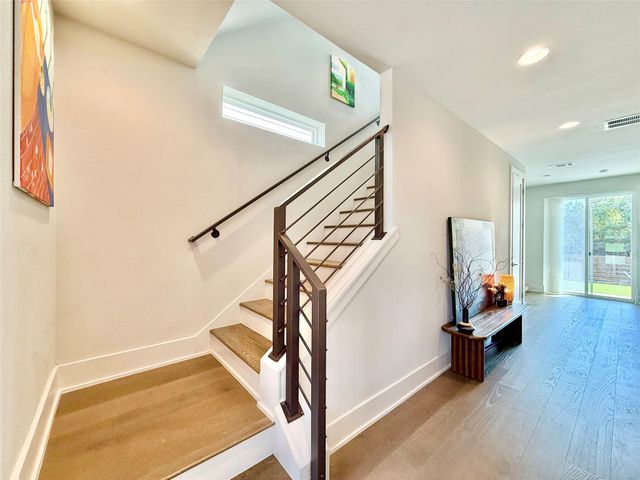 7915 Floracita LN, Austin, TX 78735