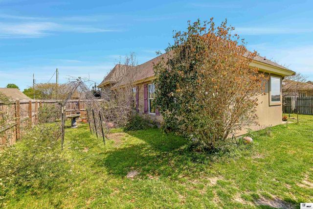 300 FLEUR DE LIS DRIVE, Sterlington, LA 71280