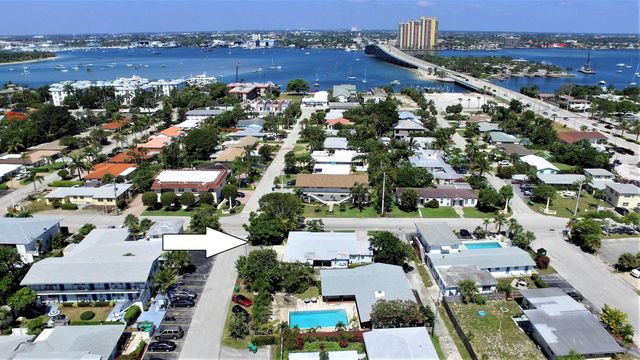 2400 Park Avenue 2, Riviera Beach, FL 33404