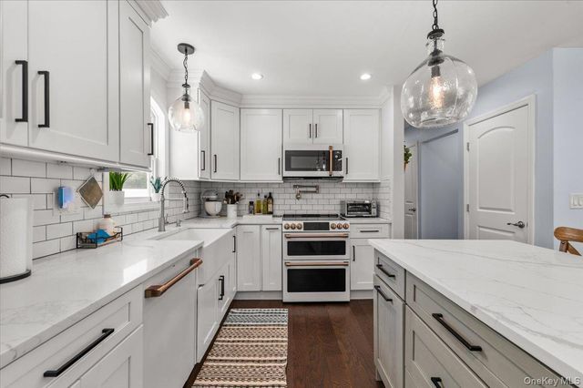 78 Broadway, Bethpage, NY 11714