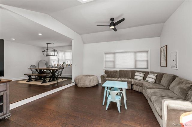 78 Broadway, Bethpage, NY 11714