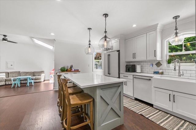 78 Broadway, Bethpage, NY 11714