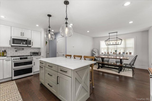 78 Broadway, Bethpage, NY 11714