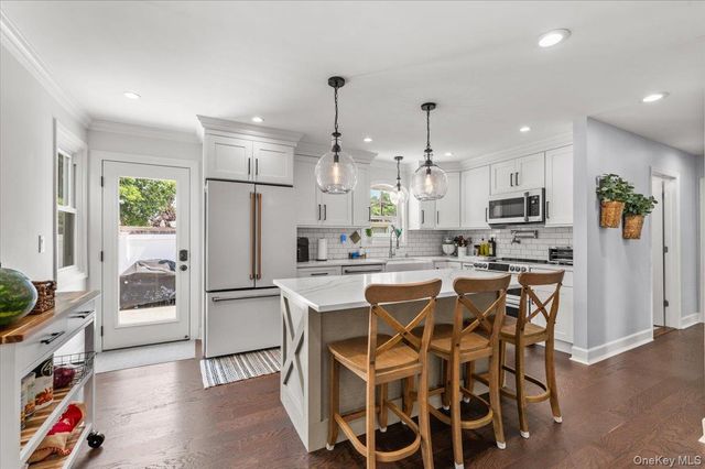 78 Broadway, Bethpage, NY 11714