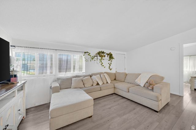 160 CUSHING WAY, Layton, UT 84041