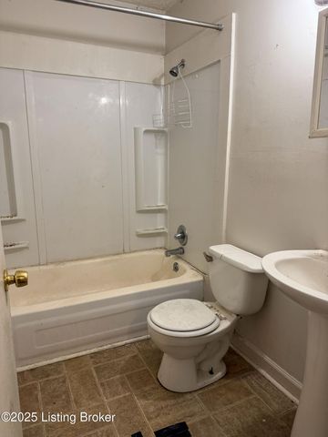 4915 Manslick Rd, Louisville, KY 40216