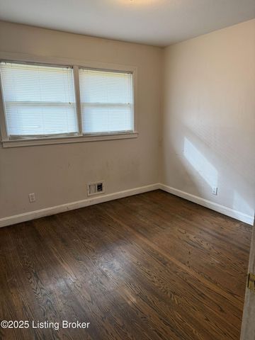 4915 Manslick Rd, Louisville, KY 40216