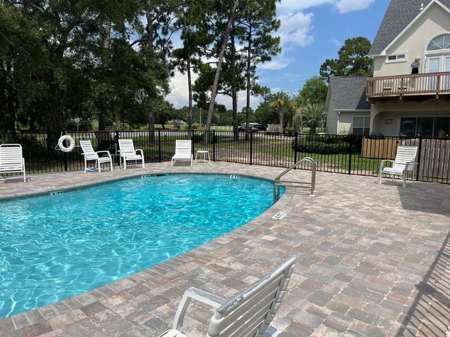 2879 Leahs Lane, Navarre, FL 32566