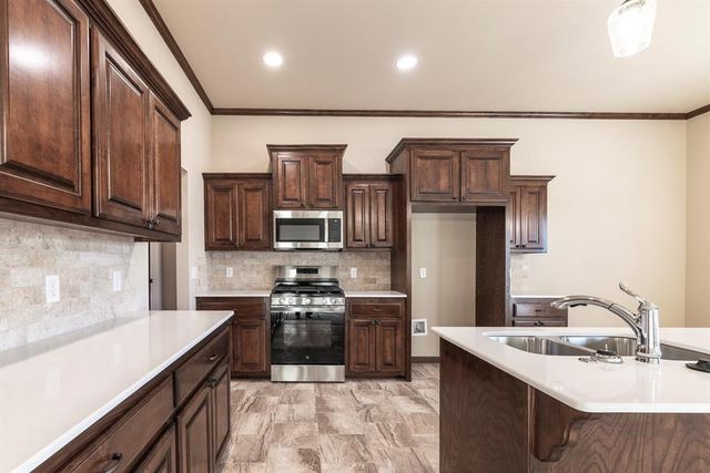 4524 Adobe Court, Yukon, OK 73099