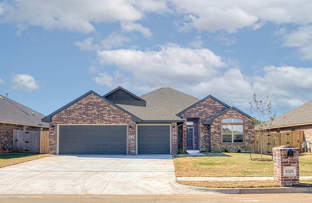 4524 Adobe Court, Yukon, OK 73099