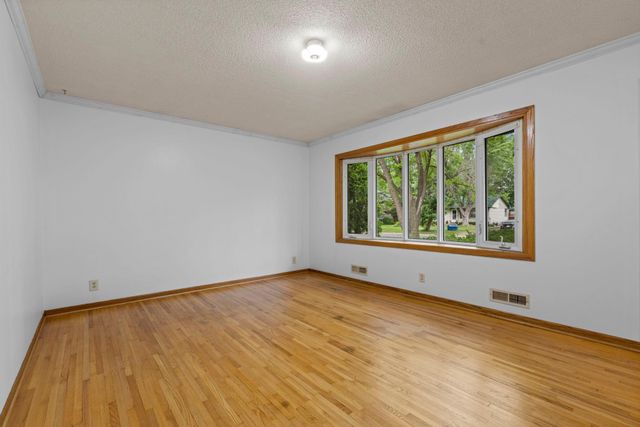 2900 115th Lane NW, Coon Rapids, MN 55433