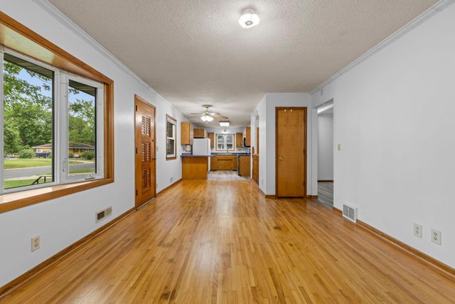 2900 115th Lane NW, Coon Rapids, MN 55433
