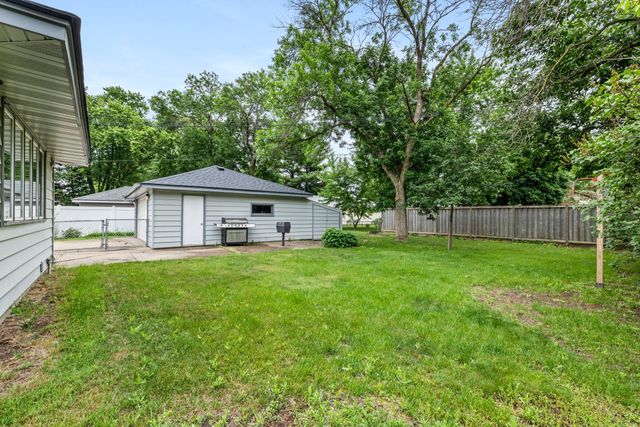 2900 115th Lane NW, Coon Rapids, MN 55433