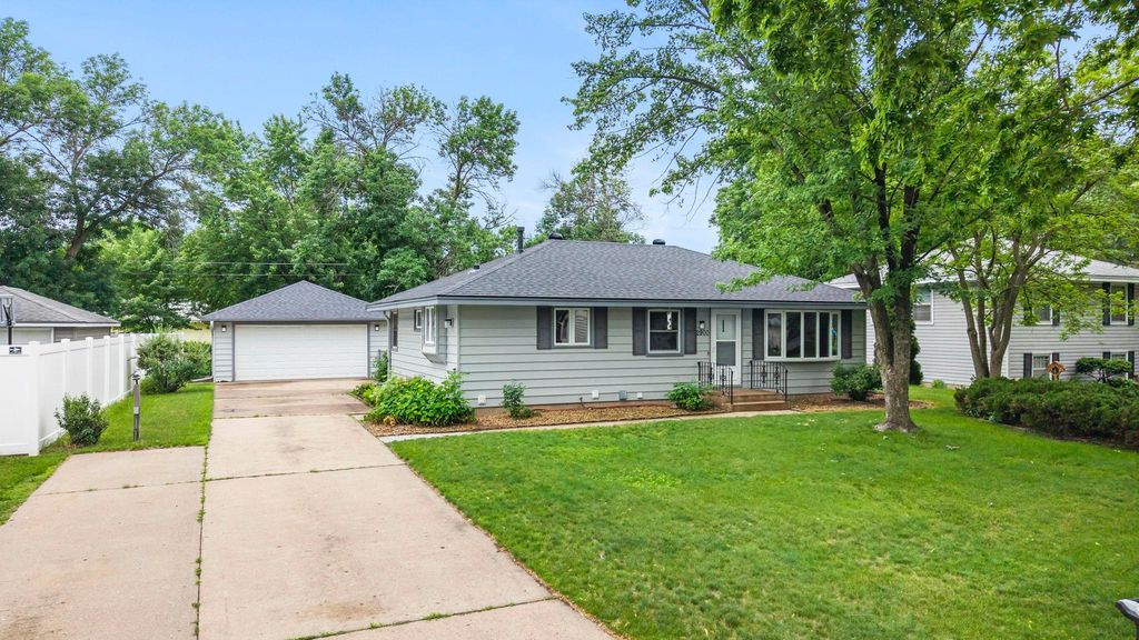 2900 115th Lane NW, Coon Rapids, MN 55433