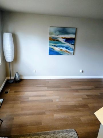 45547 Kensington Street, Utica, MI 48317