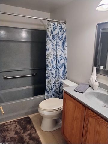 45547 Kensington Street, Utica, MI 48317