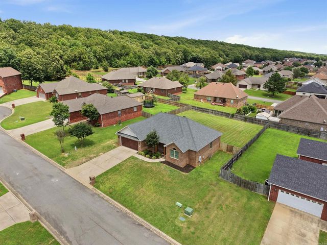 13 Jonathon Cove, Cabot, AR 72023