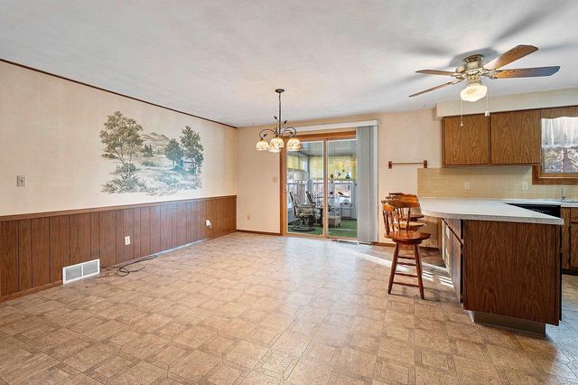 W6515 GREENVILLE DRIVE, Greenville, WI 54942