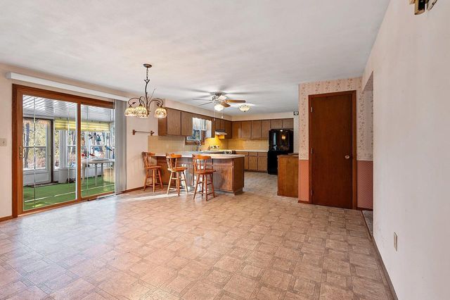 W6515 GREENVILLE DRIVE, Greenville, WI 54942