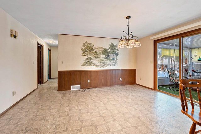 W6515 GREENVILLE DRIVE, Greenville, WI 54942