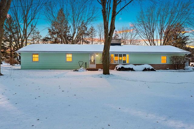 W6515 GREENVILLE DRIVE, Greenville, WI 54942