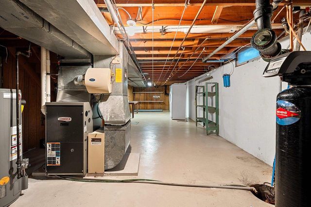 W6515 GREENVILLE DRIVE, Greenville, WI 54942