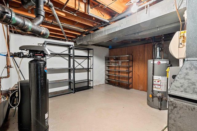 W6515 GREENVILLE DRIVE, Greenville, WI 54942