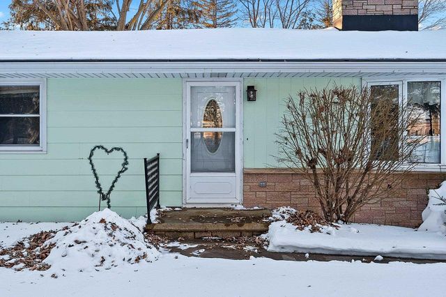 W6515 GREENVILLE DRIVE, Greenville, WI 54942