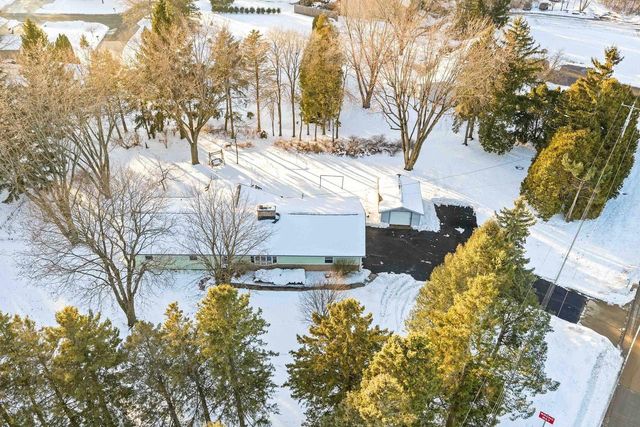 W6515 GREENVILLE DRIVE, Greenville, WI 54942