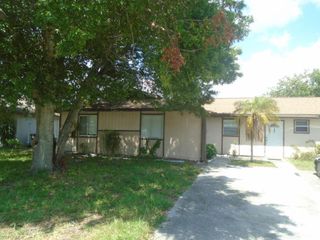 636 SE 13th CT, Cape Coral, FL 33990