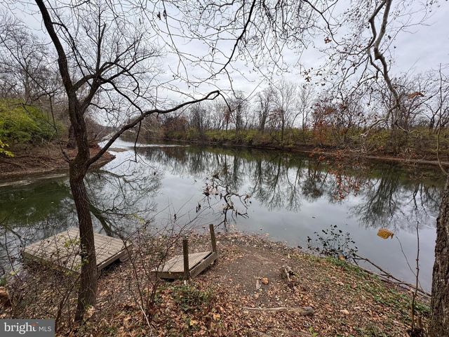 131 N MAIN ST, Douglassville, PA 19518