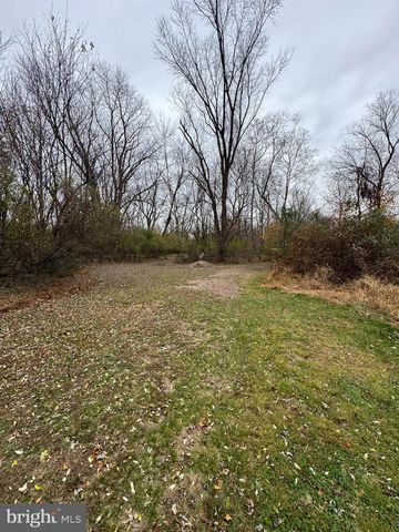 131 N MAIN ST, Douglassville, PA 19518