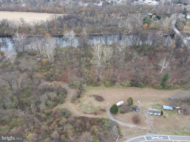 131 N MAIN ST, Douglassville, PA 19518