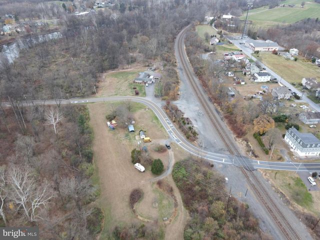 131 N MAIN ST, Douglassville, PA 19518