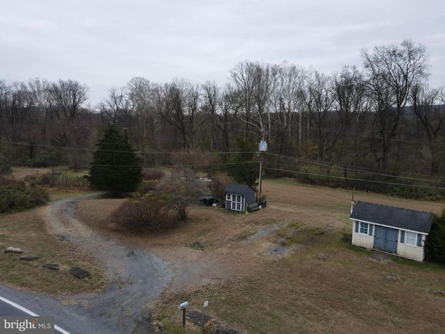 131 N MAIN ST, Douglassville, PA 19518