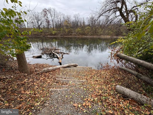 131 N MAIN ST, Douglassville, PA 19518