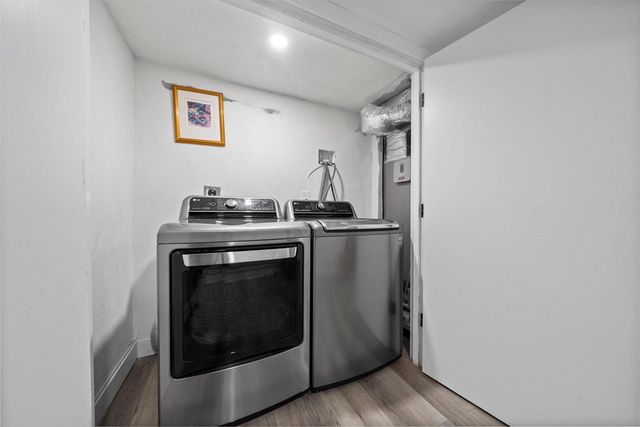 2 Stones Ct, Framingham, MA 01701