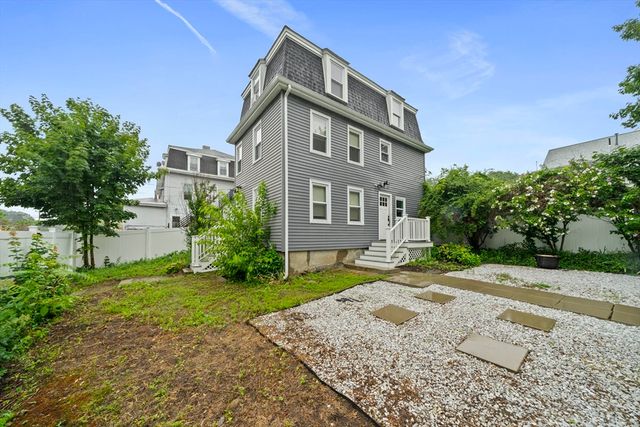 2 Stones Ct, Framingham, MA 01701