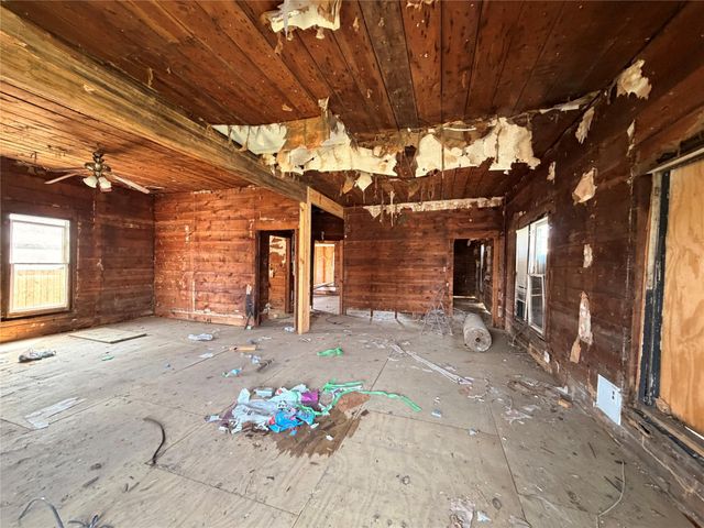 118 Van Molan Street, Houston, TX 77022