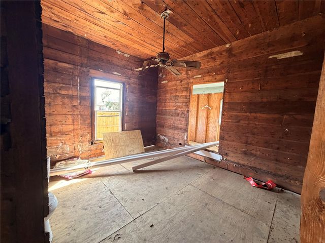 118 Van Molan Street, Houston, TX 77022