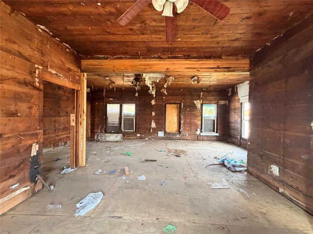 118 Van Molan Street, Houston, TX 77022