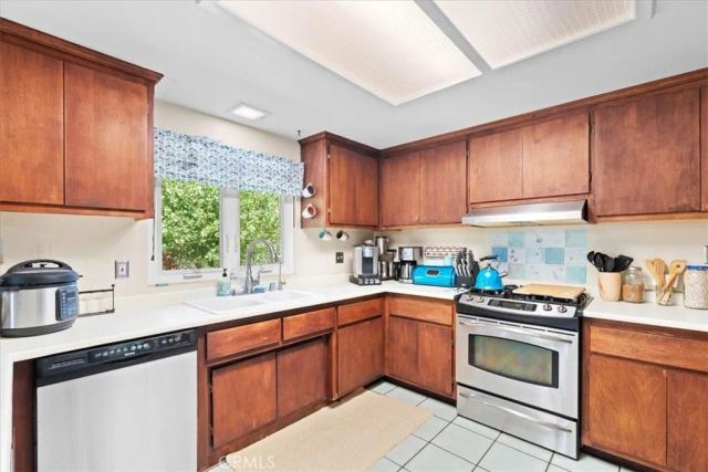 15070 Lancashire, Lake Elsinore, CA 92530