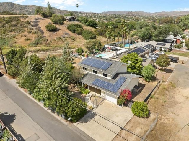 15070 Lancashire, Lake Elsinore, CA 92530