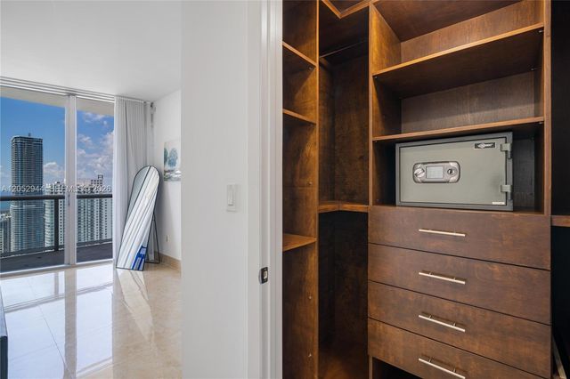 495 Brickell 5705, Miami, FL 33131