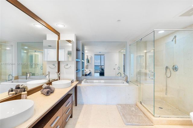 495 Brickell 5705, Miami, FL 33131
